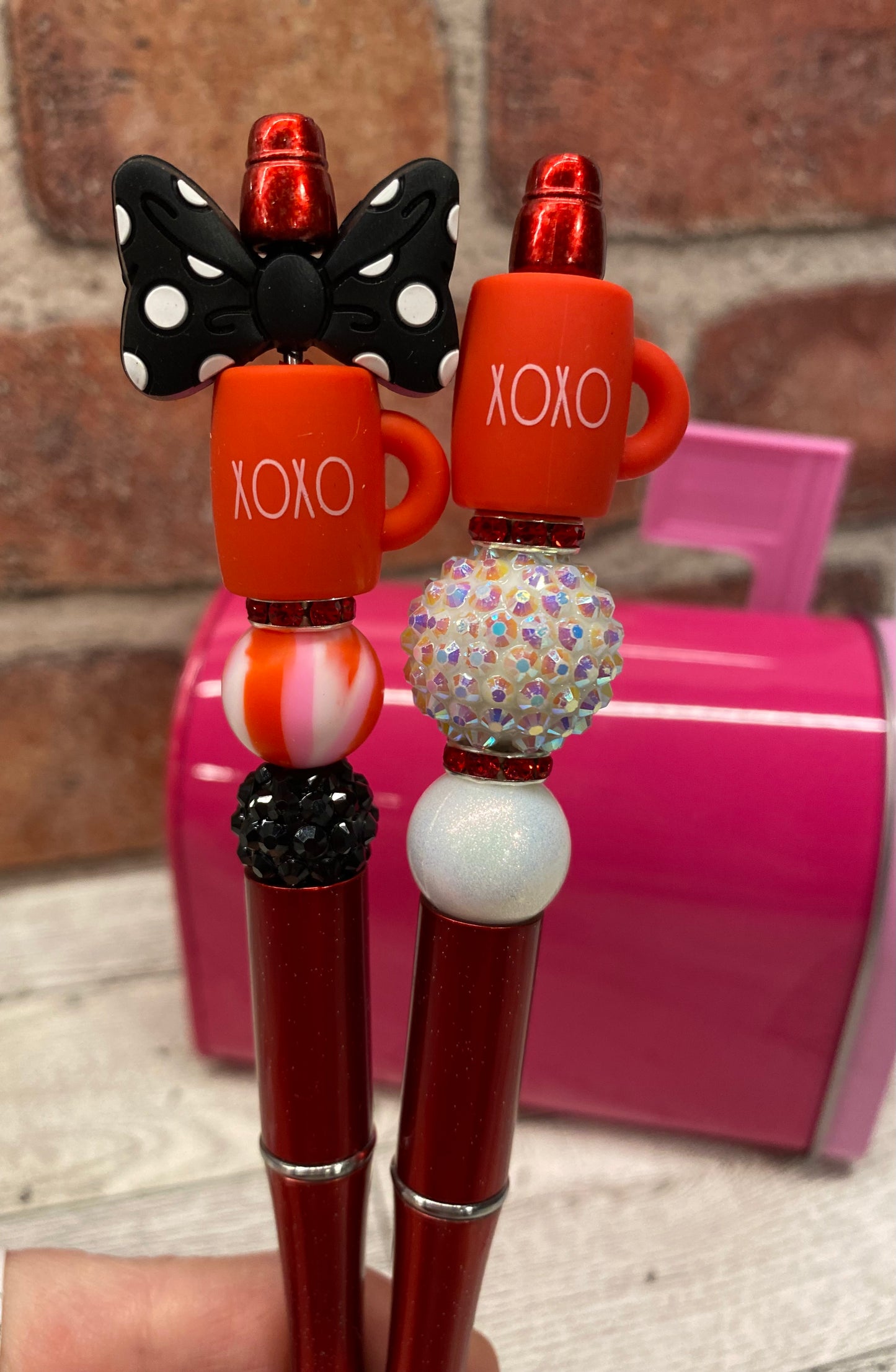 XOXO Mug silicone beaded ballpoint ink pen
