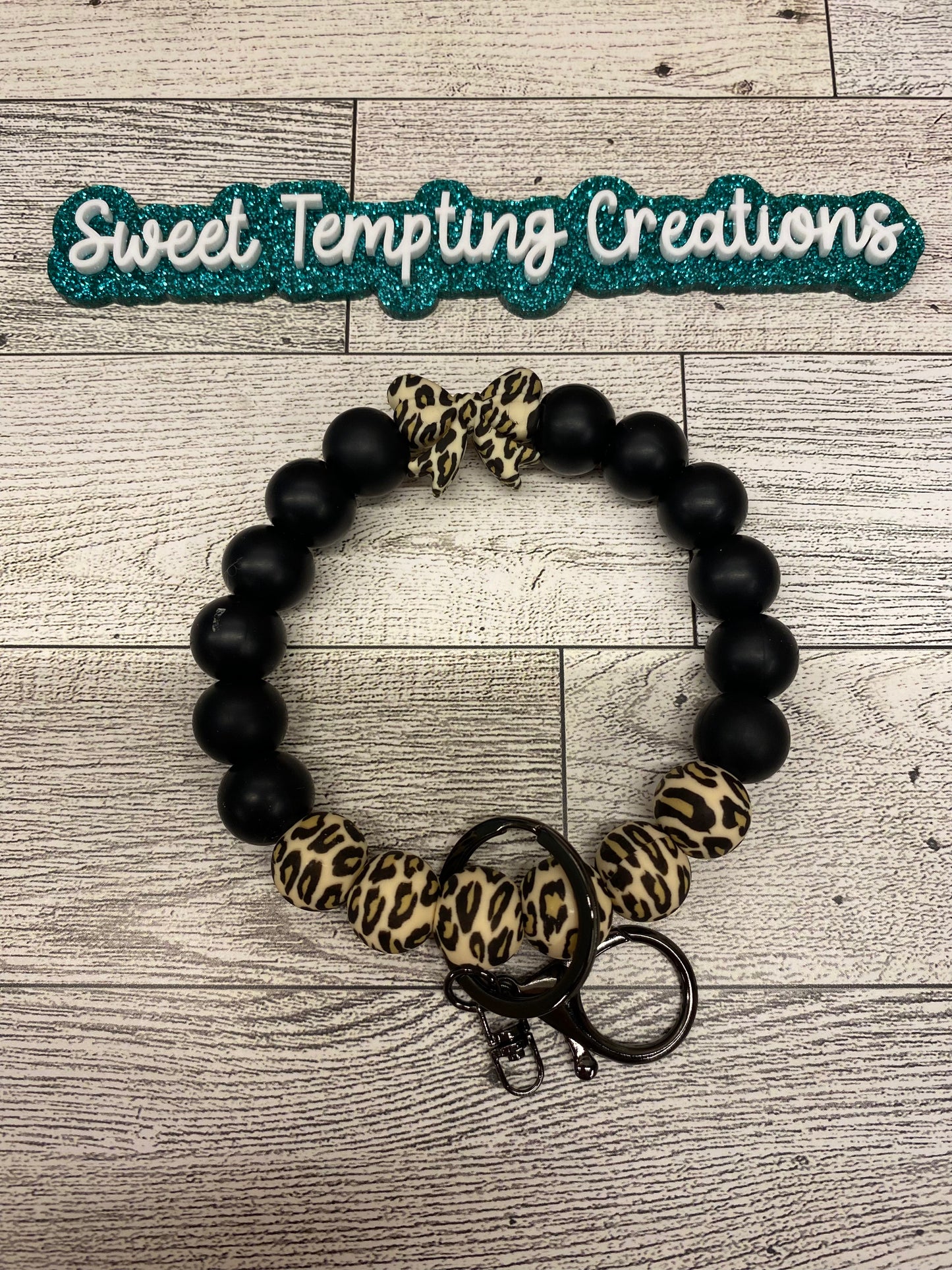 Black Leopard silicone beaded wristlet keychain