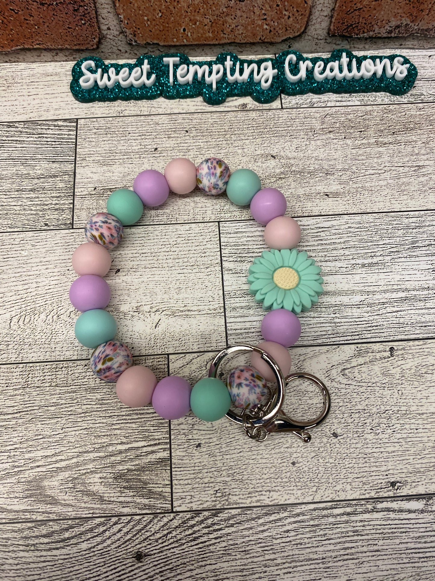 Mint flower silicone beaded wristlet keychain