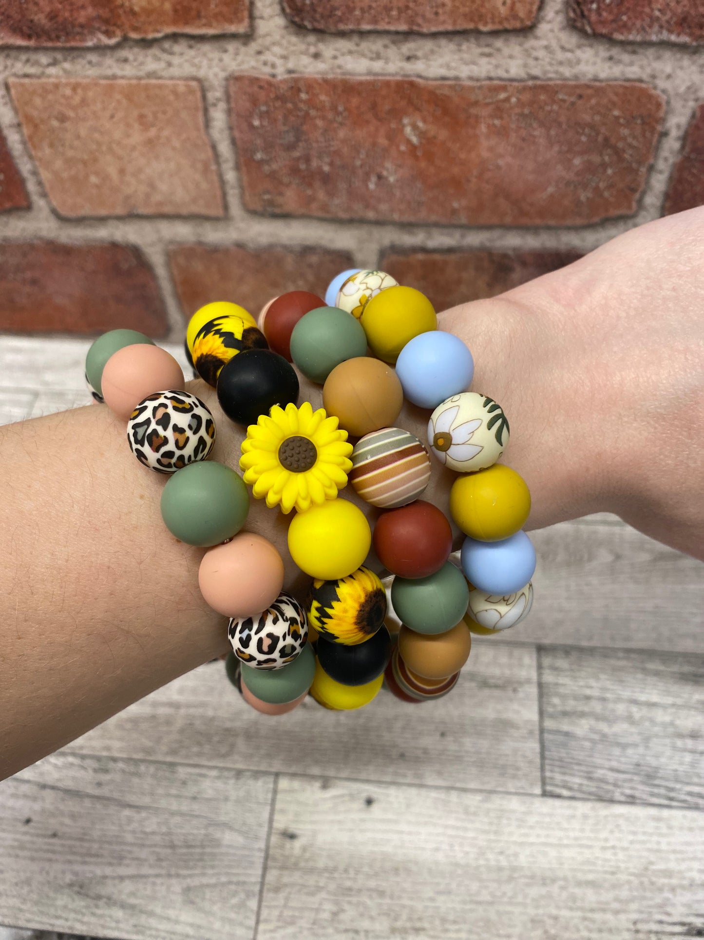 Boho daisy silicone wristlet keychain